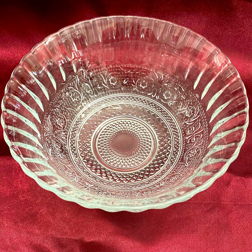 EUC VTG KIG Indonesia Decorative Clear Glass Serving Bowl